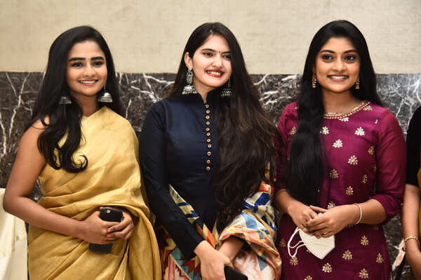 Ammu Abirami Wallpapers