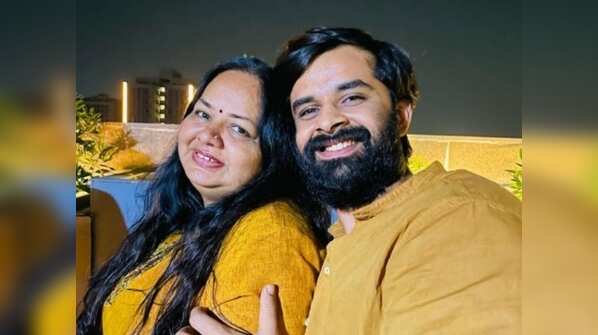Yash Soni fan of his Mother