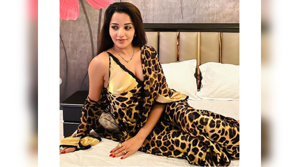 Monalisa's best Bhojpuri films you shouldn't miss
