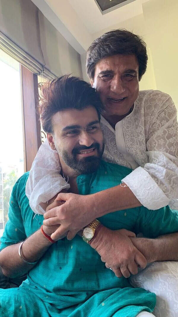 Aarya Babbar Photos