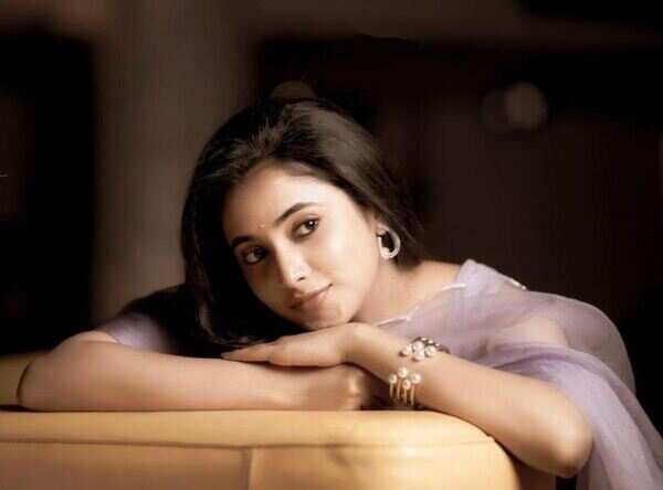 Priyanka Arul Mohan Pictures