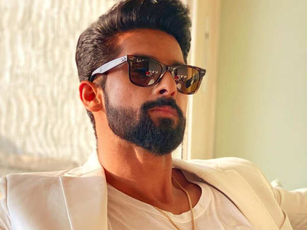 Ravi Dubey Pictures
