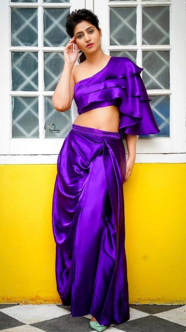 Varshini Wallpapers