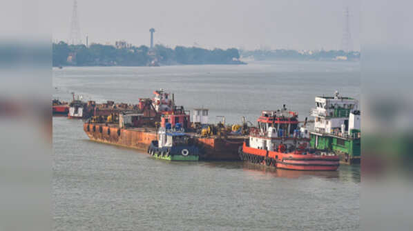 Photos: West Bengal, Odisha brace for Cyclone Yaas