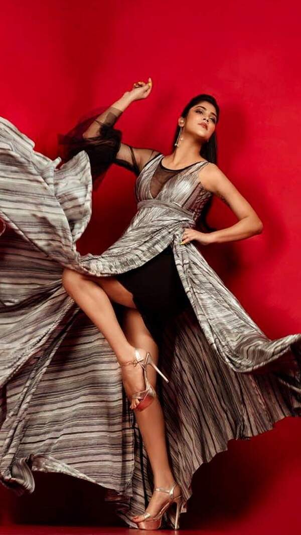 Sona Stills
