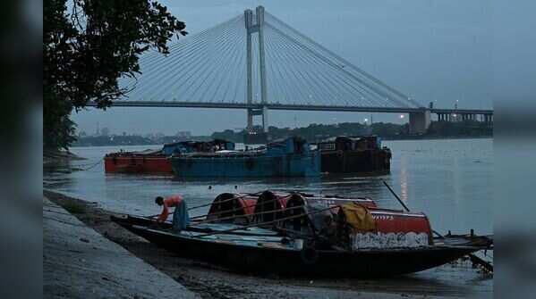 Photos: West Bengal, Odisha brace for Cyclone Yaas