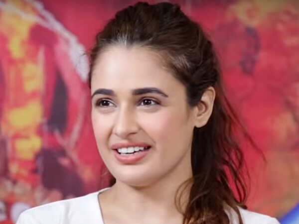Yuvika Chaudhary Pictures