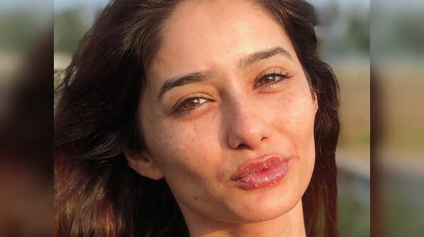 Leena Jumani flaunts her freckles
