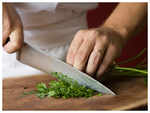 ​Right chopping board and knife