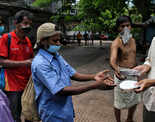 Free food distributed to the poor amid pandemic
