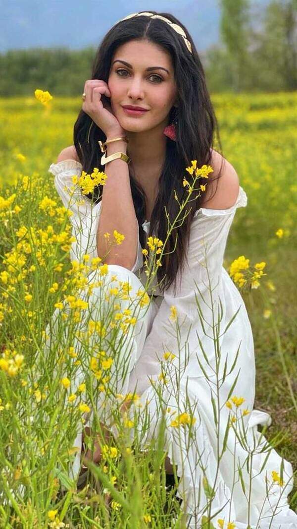 Amyra Dastur Pictures
