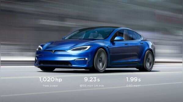 The new top speed Tesla S Plaid (Blue)