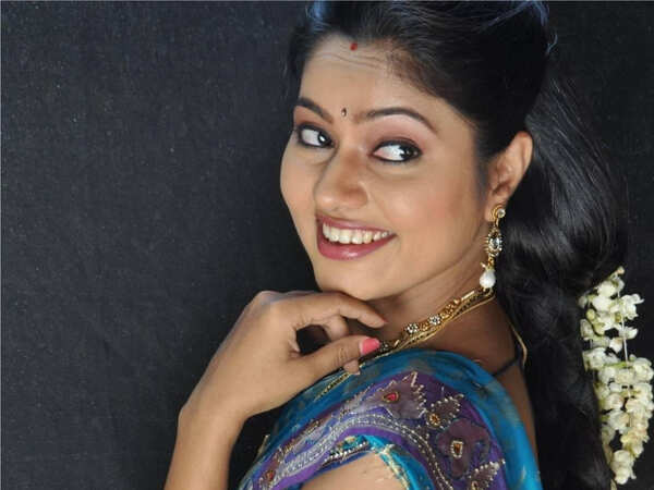 Suhasini Wallpapers