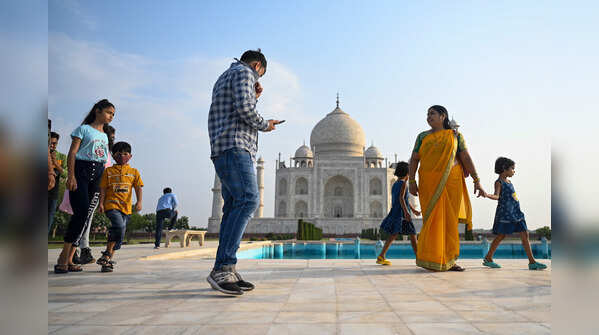 Taj mahal reopens after 3 months: day 1 photos