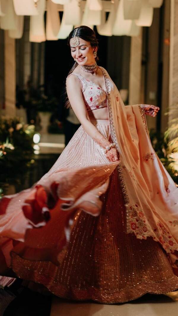 Elan Stills