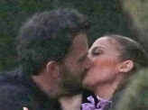 Jennifer Lopez & Ben Affleck’s fans can’t keep calm after Katy Perry shared their kissing picture on social media