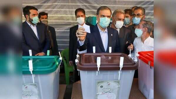 Presidential candidate Mohsen Rezaei casts