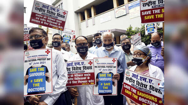 IMA protest in Patna demanding law to protect doctors