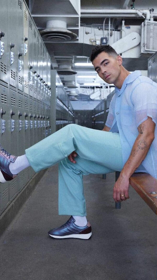Joe Jonas Photos