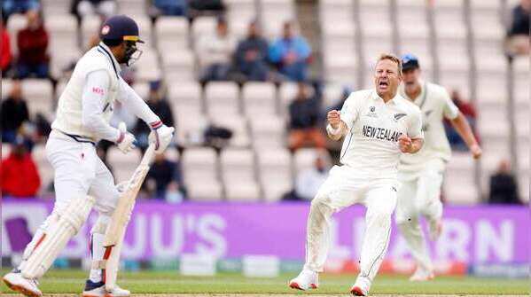 Neil Wagner strikes