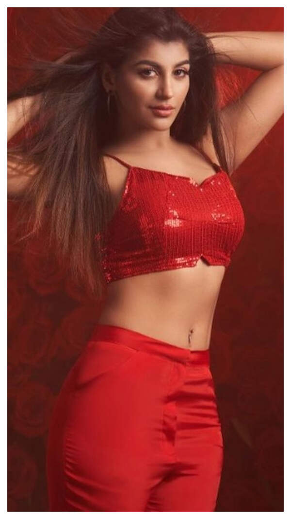 Yashika Aannand