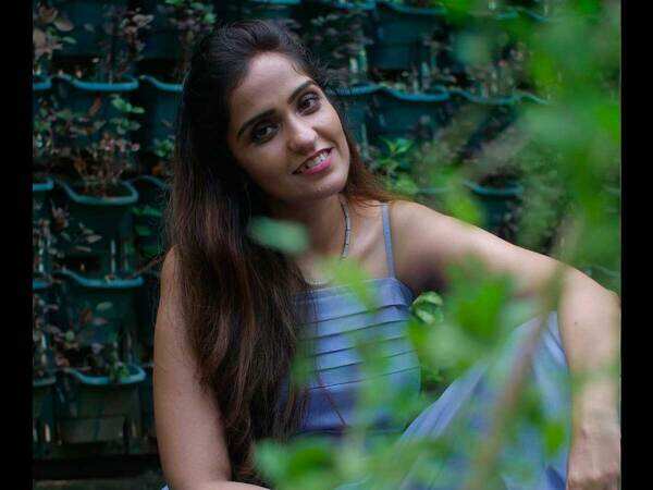 Asees Kaur Images