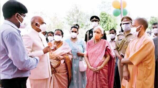 President Ram Nath Kovind, governor Anandiben Patel & CM Yogi Adityanath in Paraunkh on Sunday