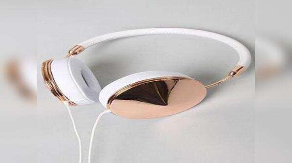 Noise-cancelling earphones