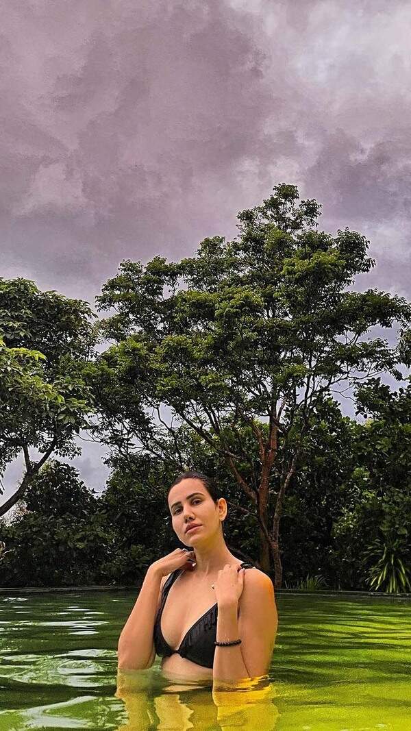 Sonnalli Seygall Photos