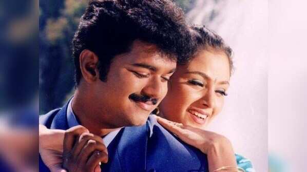 'Innisai Paadivarum' from 'Thullatha Manamu Thullum'