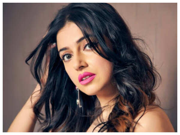 Divya Khosla Kumar Photos