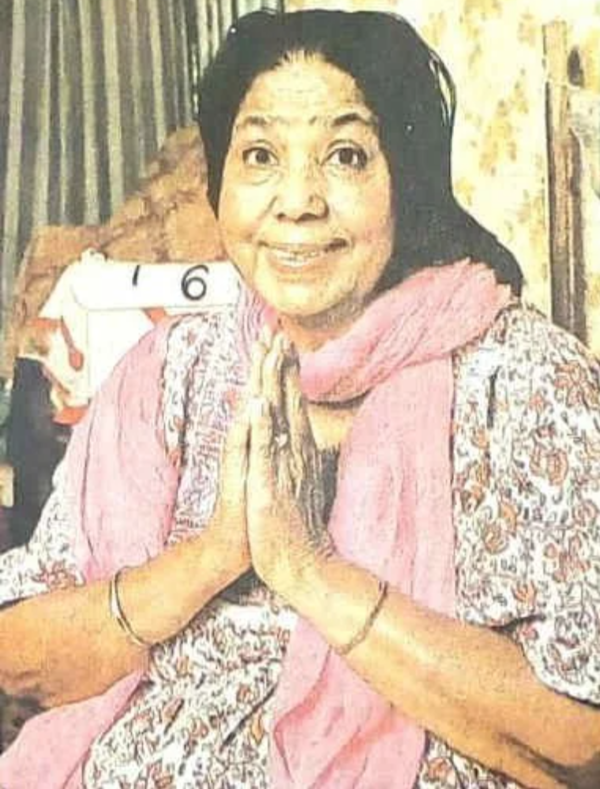 Tun Tun Stills