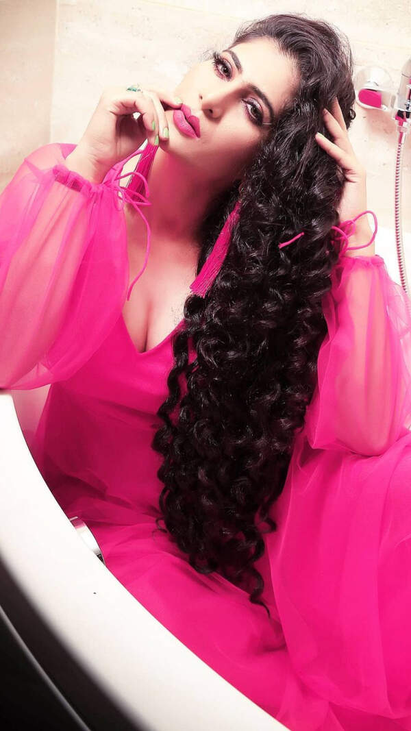 Neha Saxena Images