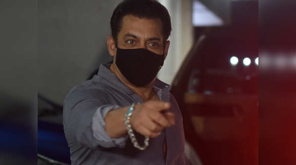 Cheating complaint against Salman