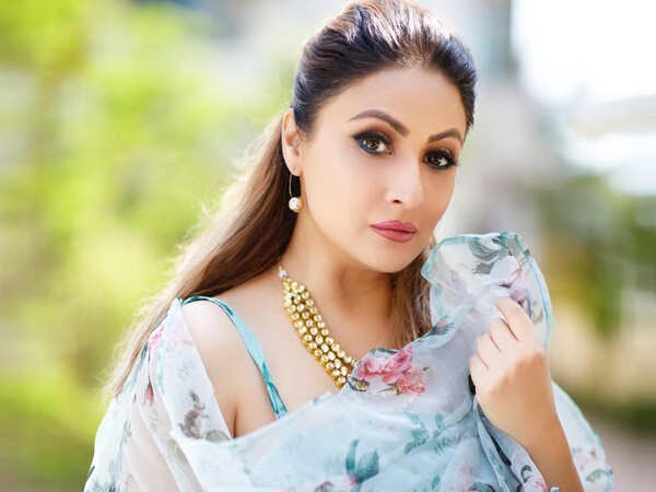 Urvashi Dholakia Wallpapers