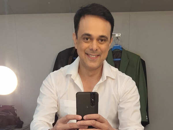 Sumeet Raghavan Images