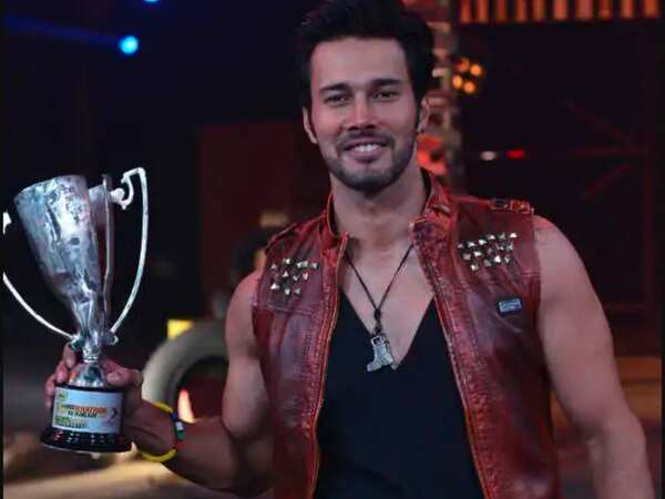 Rajneesh Duggal Images