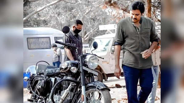 Pawan and Rana resume the shoot of 'Ayyappanum Koshiyum' remake