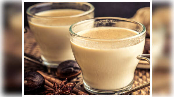Why you must drink milk at bedtime?