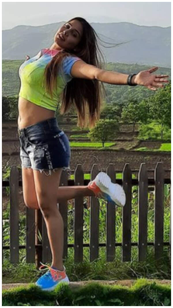 Zoya Khan Photos