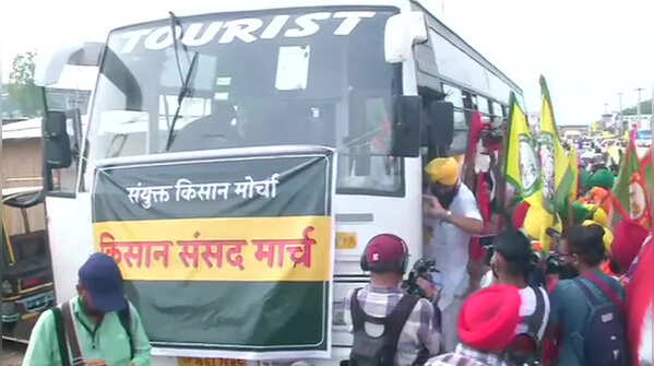 Photos: Farmers' protest, security arrangements at Delhi's Jantar Mantar