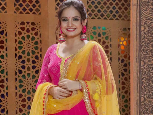 Gia Manek Photos