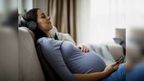 Why is there a change in dreaming pattern during pregnancy?