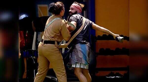 The fight between Sajina and Sai
