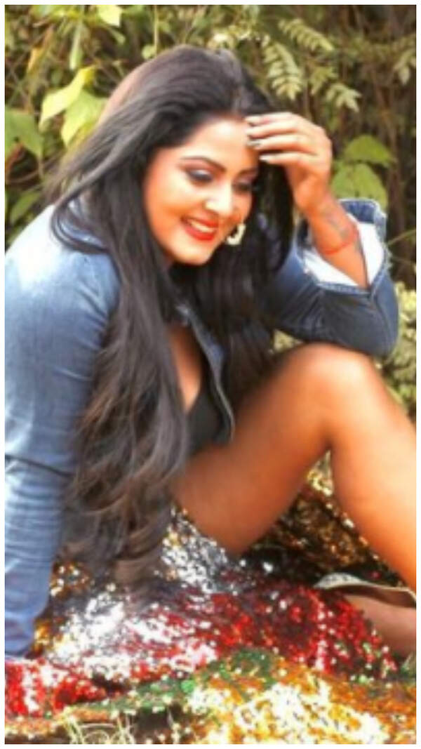 Anjana Singh Photos