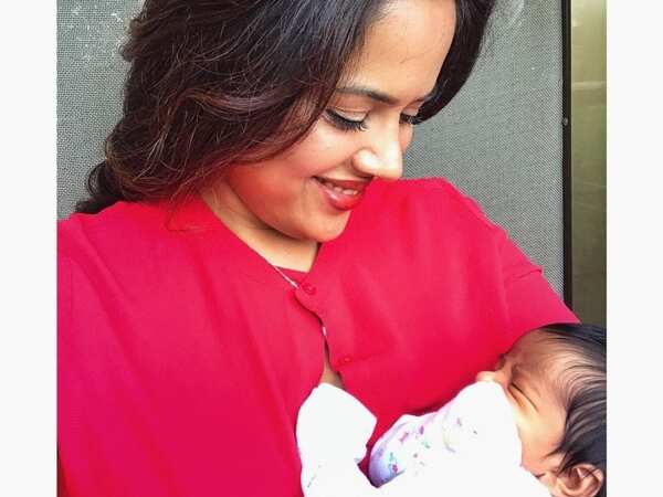Sameera Reddy Photos