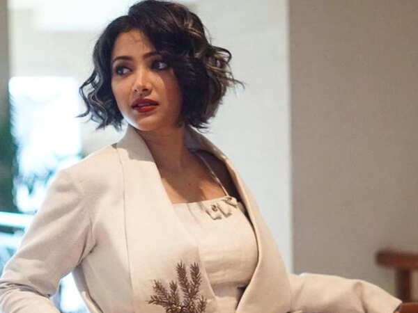 Shweta Basu Prasad Photos