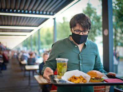 ​Eating out amidst the COVID-19 pandemic? Here are 5 things you must take care of