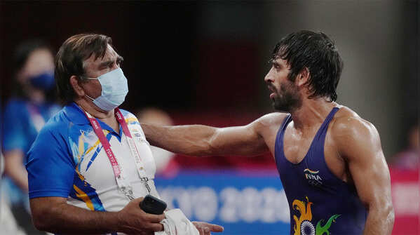 Bajrang loses in semis