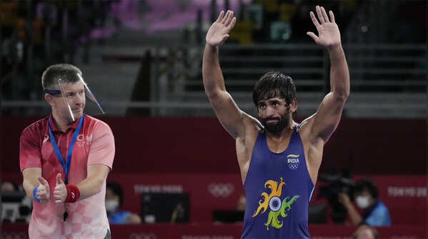 Bajrang easily beats Niyazbekov
